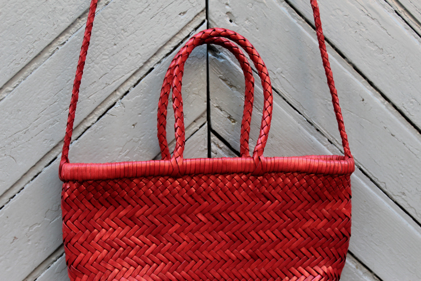 BORSA IN PELLE INTRECCIATA ROSSA CON TRACOLLA