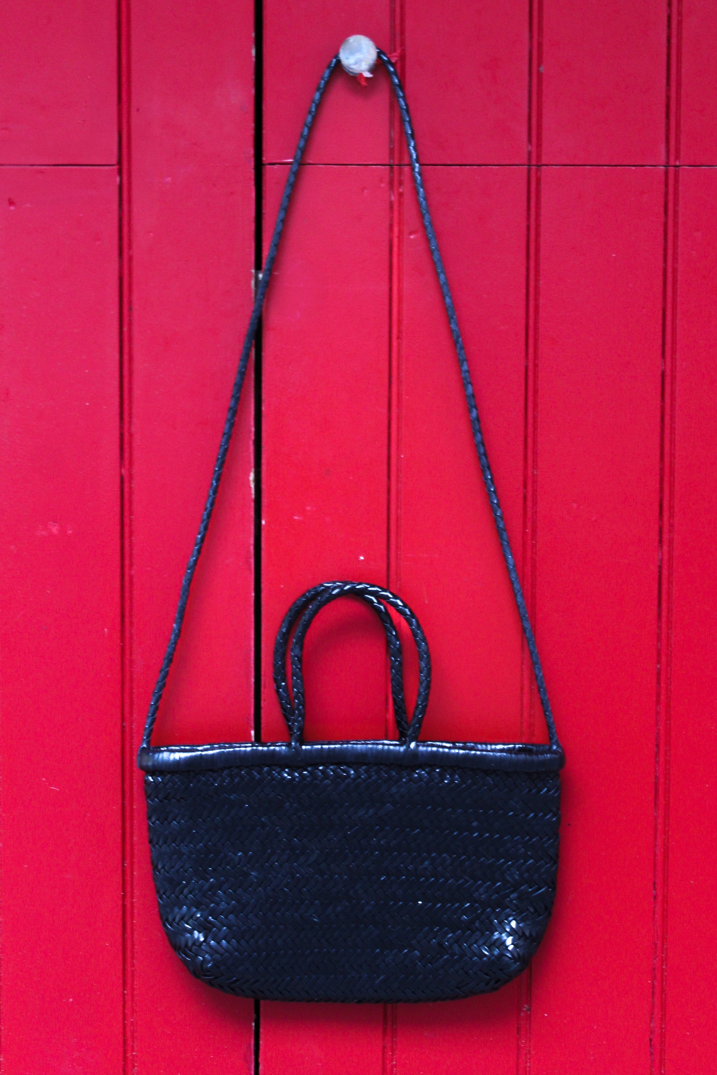 BORSA IN PELLE INTRECCIATA NERA CON TRACOLLA