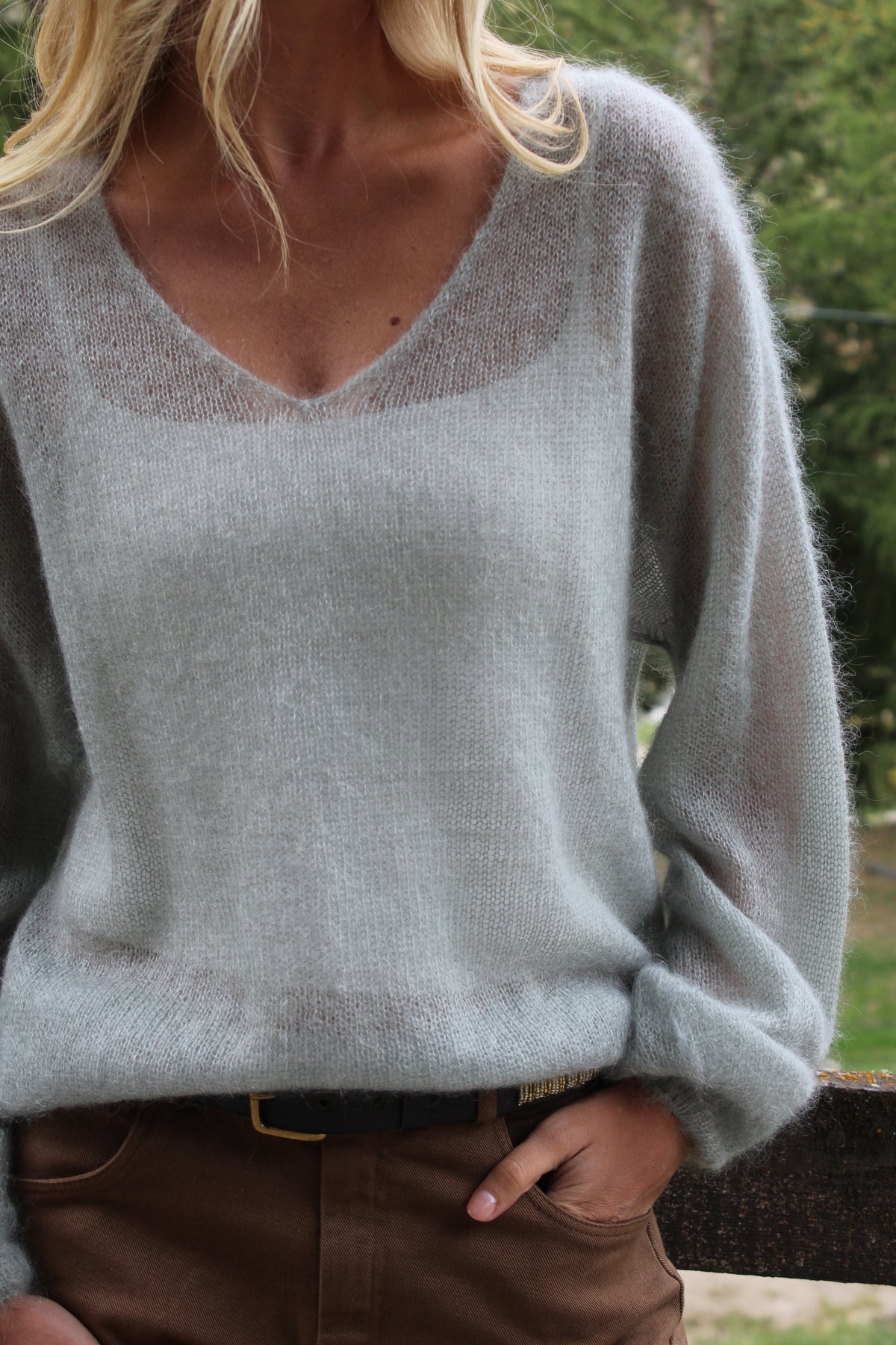 MAGLIONE SCOLLATO A V VERDE SALVIA