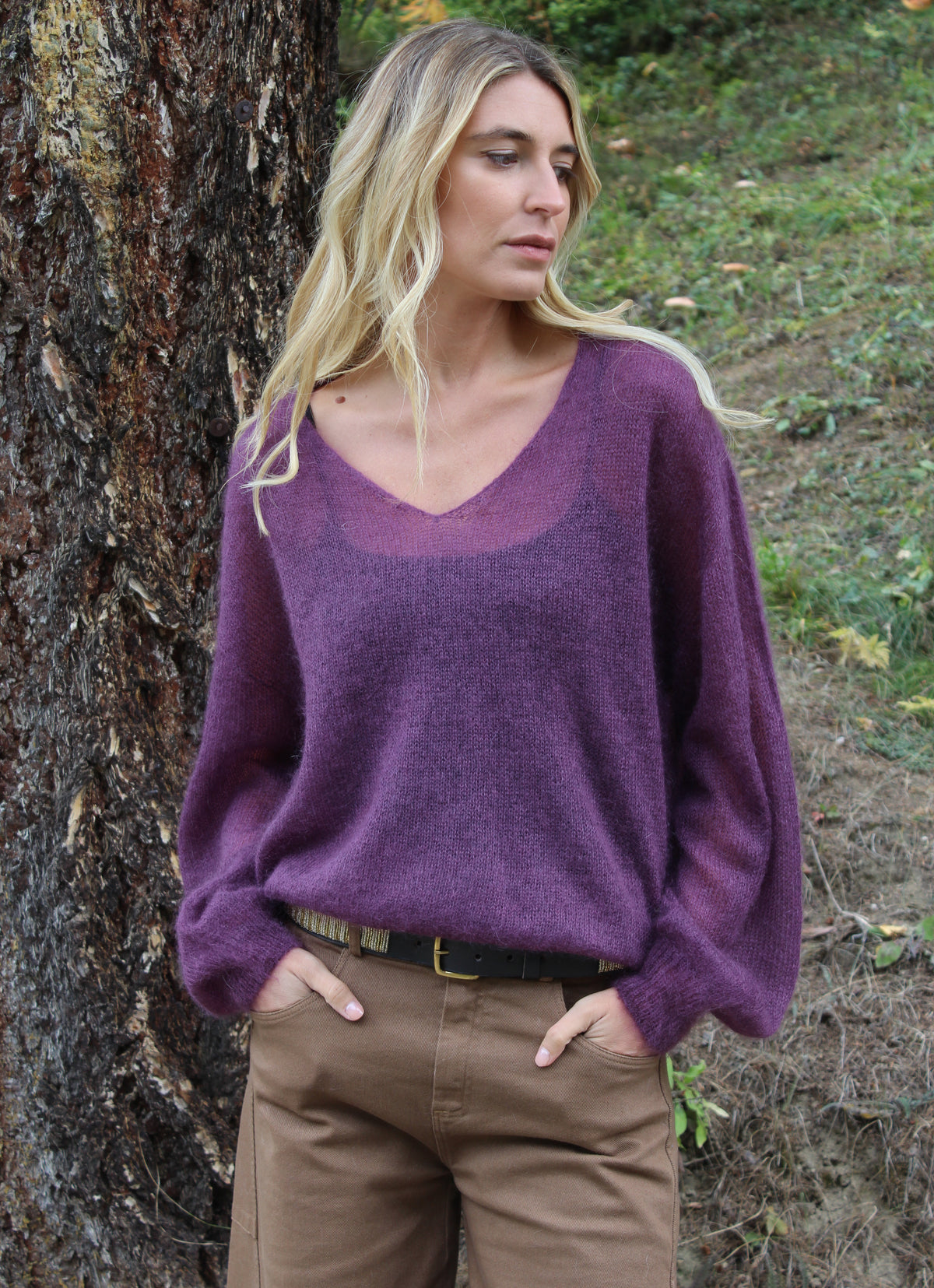 MAGLIONE SCOLLATO A V PRUGNA