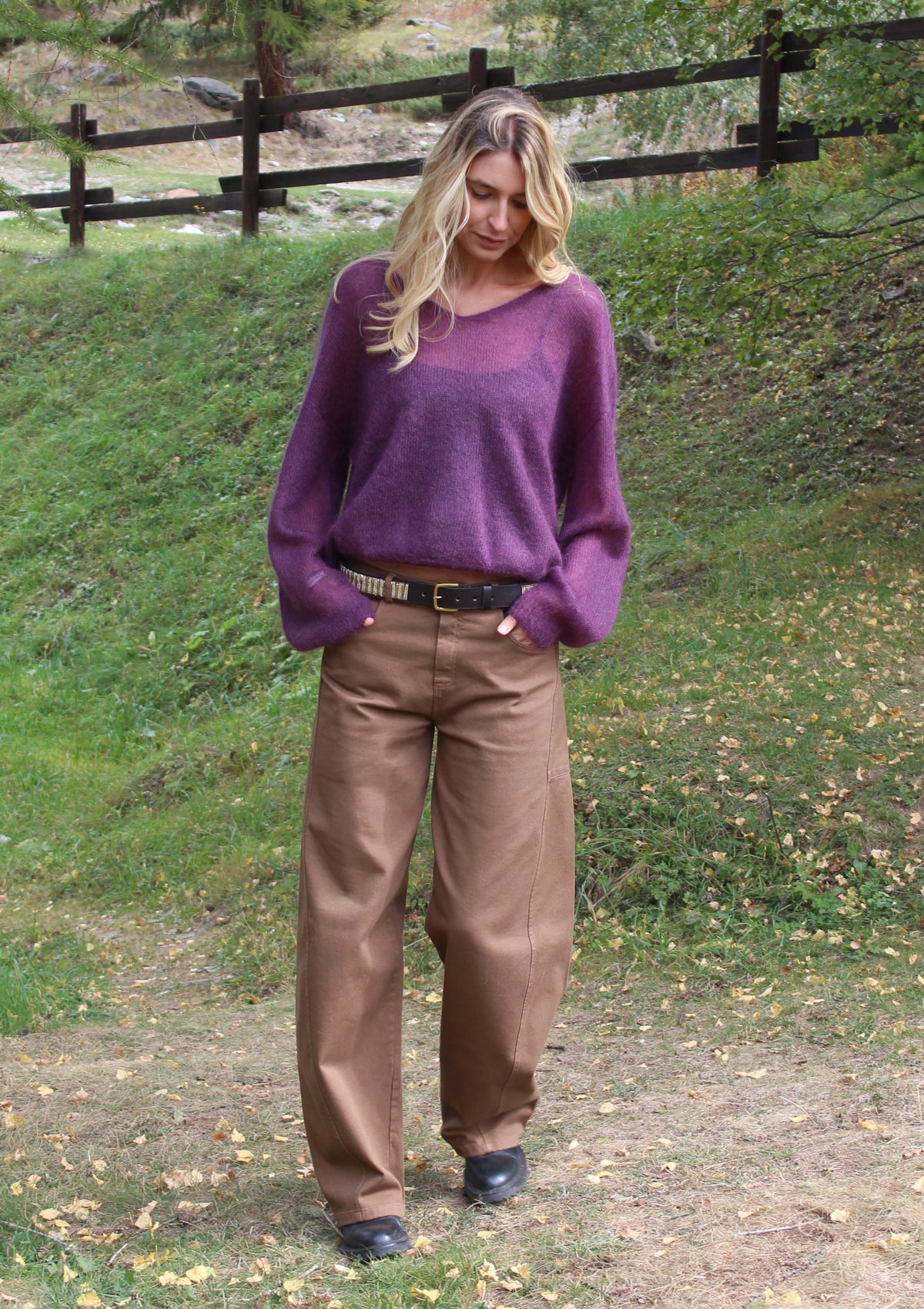 MAGLIONE SCOLLATO A V PRUGNA