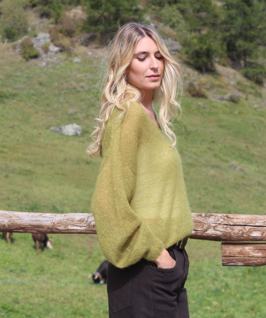 MAGLIONE SCOLLATO A V PISTACCHIO