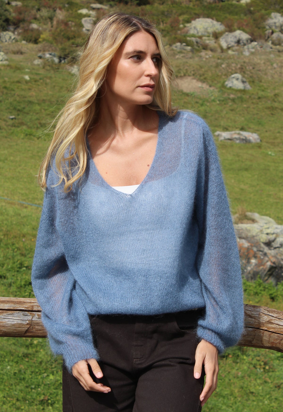MAGLIONE SCOLLATO A V CARTA DA ZUCCHERO