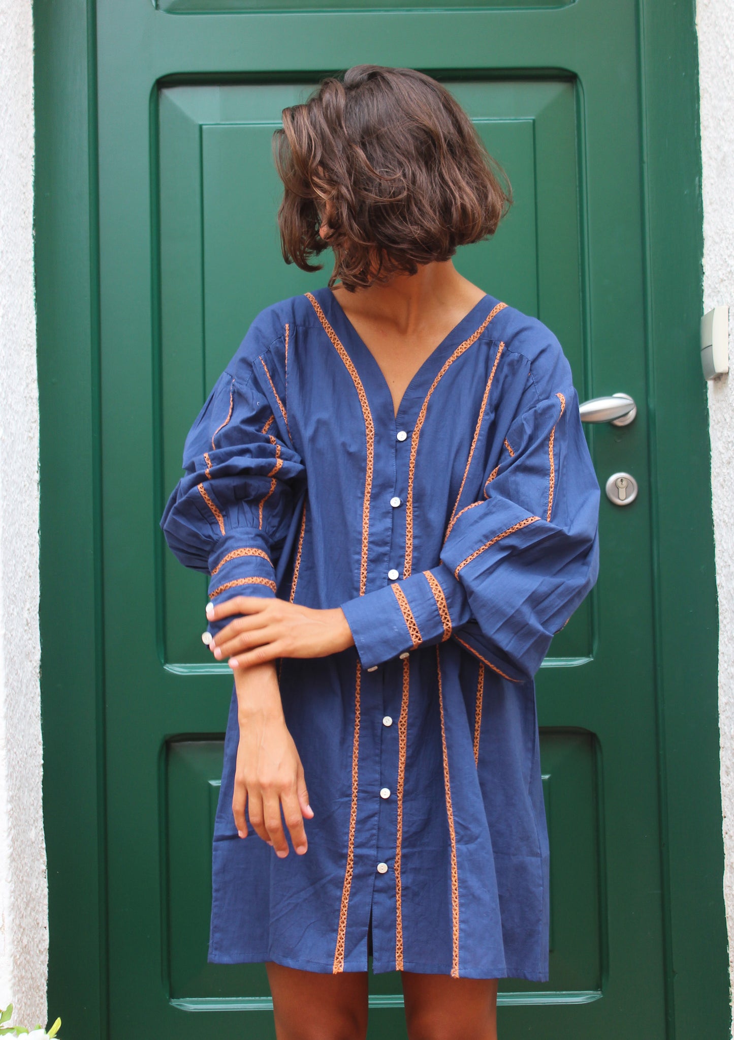 CAMICIONE IN COTONE CON PIZZO A CONTRASTO 1